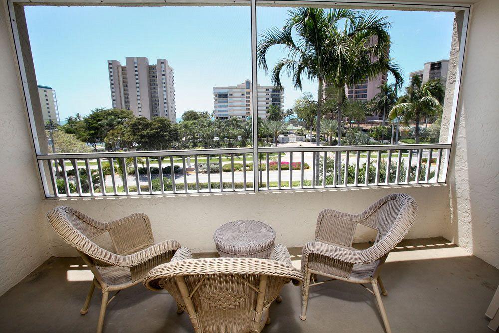 Marco Beach Vacation Suites Caxambas Экстерьер фото