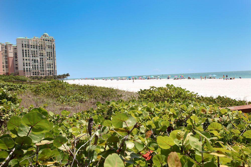Marco Beach Vacation Suites Caxambas Экстерьер фото