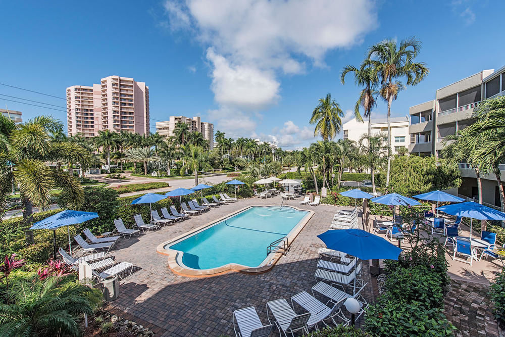 Marco Beach Vacation Suites Caxambas Экстерьер фото